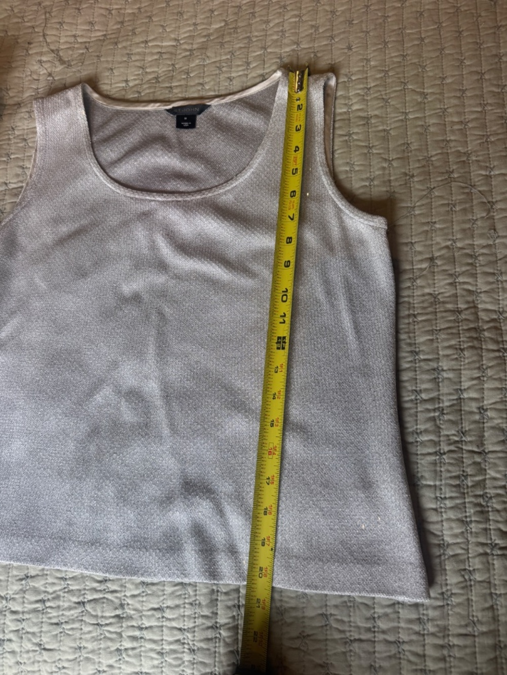St. John Light silver Shimmer Paillettes Knit Light Sleeveless Top Size M - Picture 6 of 11